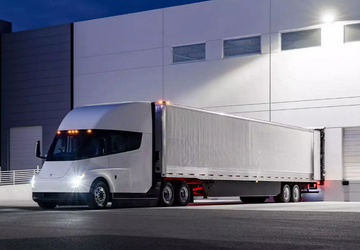 Tesla rozpoczyna dostawy elektrycznych ciężarówek Semi ...