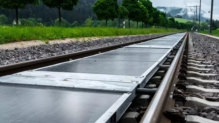 Szwajcarski startup Sun-Ways: Jak panele słoneczne ...