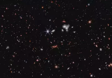 James Webb odkrył najstarszą i najbardziej ...