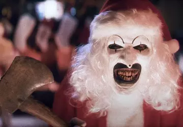 Święty Mikołaj z siekierą: ukazał się ...