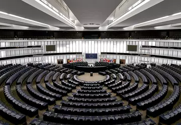 UE zatwierdza przepisy dotyczące sztucznej inteligencji