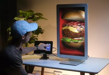 Przyszłość jest blisko: nowy holograficzny wyświetlacz ...