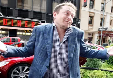 Sąd zakazał Tesli pobierania opłat od ...