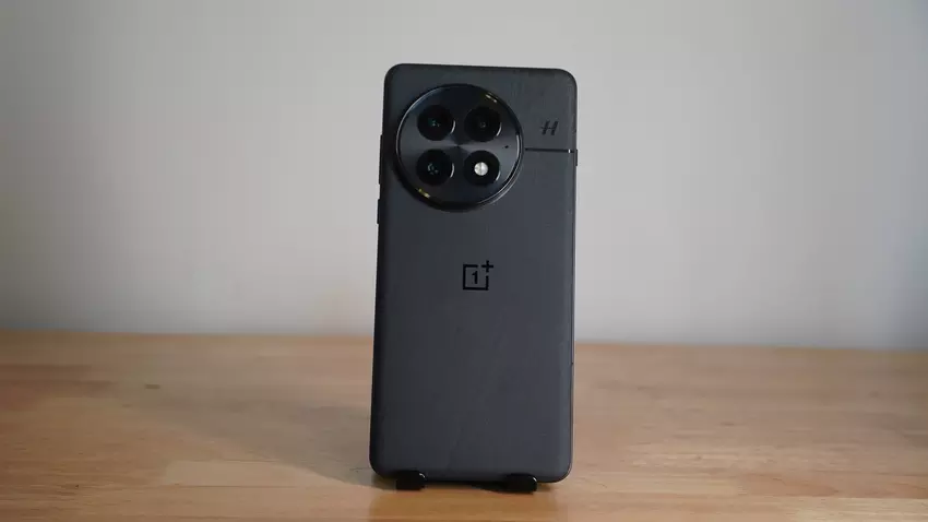 OnePlus 14 może otrzymać płaski wyświetlacz i baterię 7000 mAh