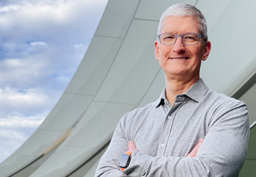 Od dzisiaj Tim Cook kieruje Apple ...