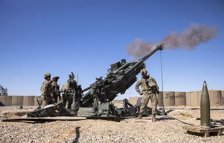 Haubica M777 niszczy najrzadszą w Rosji stację radarową Repeynik, która została przyjęta do służby w 2022 r.