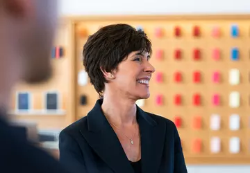 Znani byli pracownicy Apple pomagają w ...