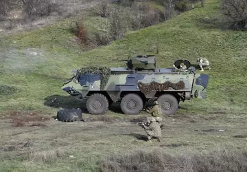 Ukraińscy marines używają fińskich transporterów opancerzonych ...