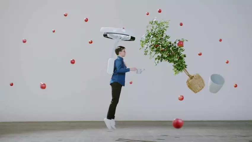 Japoński dzhetpak Lunavity pomaga skakać wysoko i daleko