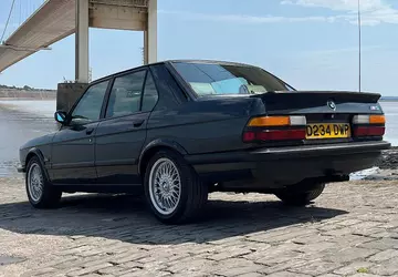 Fani znaleźli skradzionego BMW Krisa Harrisa ...