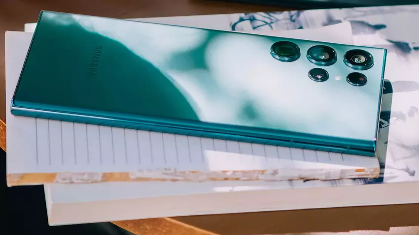 Dwa miesiące przed zapowiedzią: flagowce Samsunga Galaxy S23 pojawiają się na zdjęciach promocyjnych