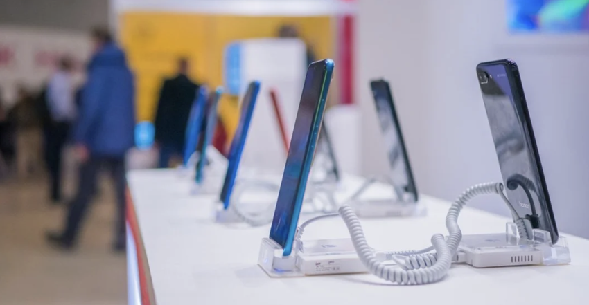 Chiny drastycznie ograniczyły dostawy smartfonów do Rosji i prawie wstrzymały dostawy sprzętu telekomunikacyjnego