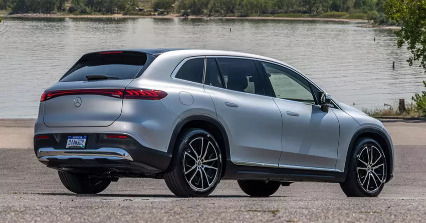 Mercedes-Benz wstrzymuje dostawy elektrycznych modeli EQE i EQS w USA