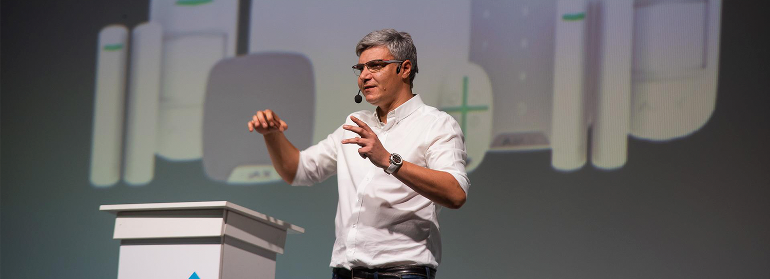 Jak Senet ewoluował z oprogramowania do administracji klubami komputerowymi w narzędzie do rozwoju całej branży: Wywiad z Volodymyrem Onoprienko, Head of Senet Revenue w Enestech Software