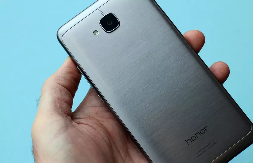 Sieć posiada zdjęciami całkowicie bezramowa smartfon Huawei Honor