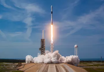 Rakieta Falcon 9 firmy SpaceX wyśle ...