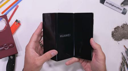 Potrójnie składany smartfon Huawei Mate XT nie przeszedł testu zderzeniowego (wideo)