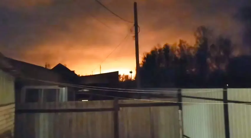 Bezzałogowe statki powietrzne uderzyły w briańskie zakłady chemiczne produkujące rakiety (wideo)