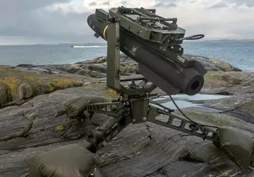 Broń przeciwpancerna, karabiny i pociski przeciwokrętowe: ...