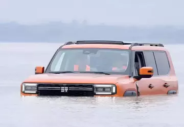 SUV luksusowej marki Chery przepłynął największą ...