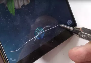 Bloger wykonany test dla żywotności wyświetlacza ...