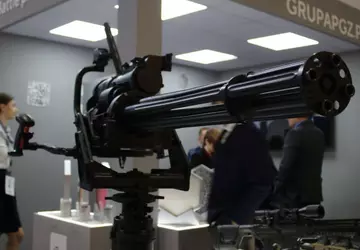 Polska prezentuje karabin maszynowy WLKM, który ...