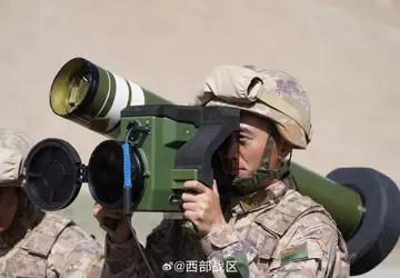 Chińczycy ujawnili system rakiet przeciwpancernych Red ...