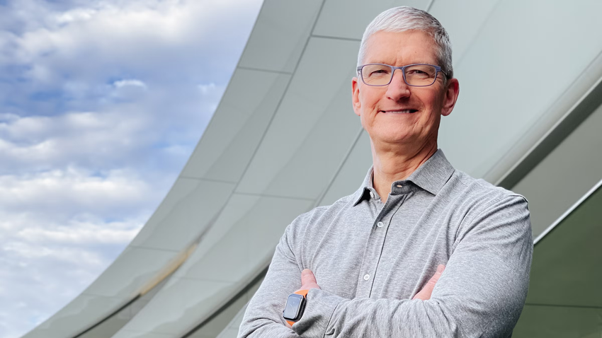 Od dzisiaj Tim Cook kieruje Apple dłużej niż Steve Jobs