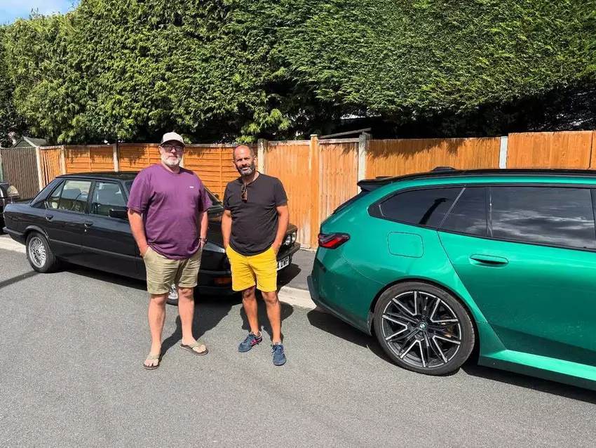 Kris Harris (z prawej) i jego obserwator Lee