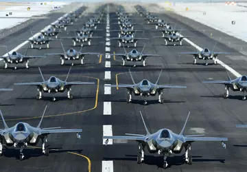 Myśliwiec piątej generacji F-35 Lightning II ...