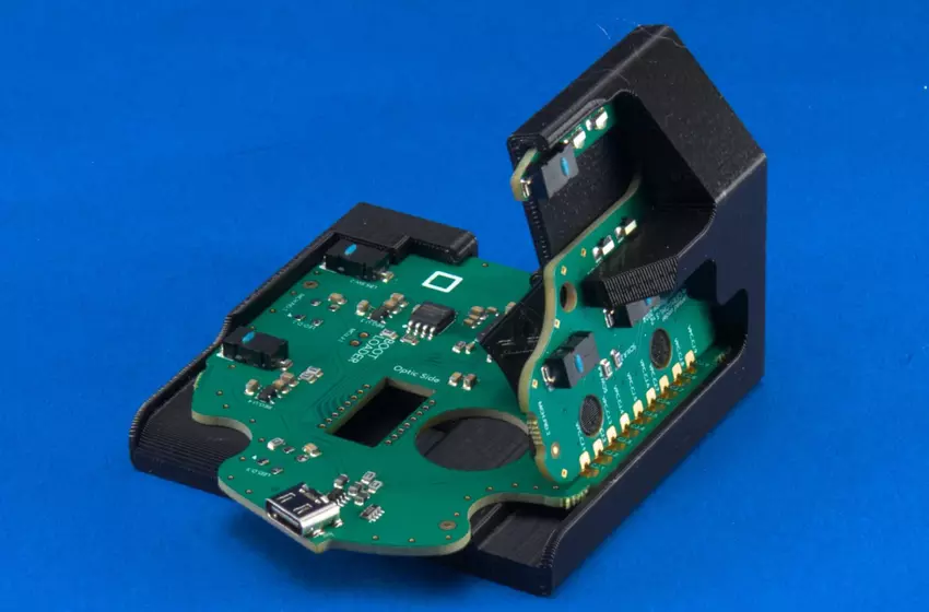 Płyty montażowe trackballa Classic 2. Ilustracja: Ploopy