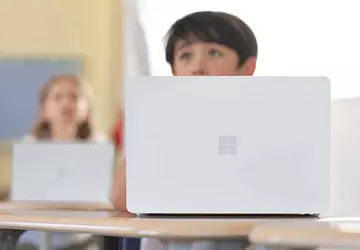 Surface Laptop SE: pierwszy laptop firmy ...