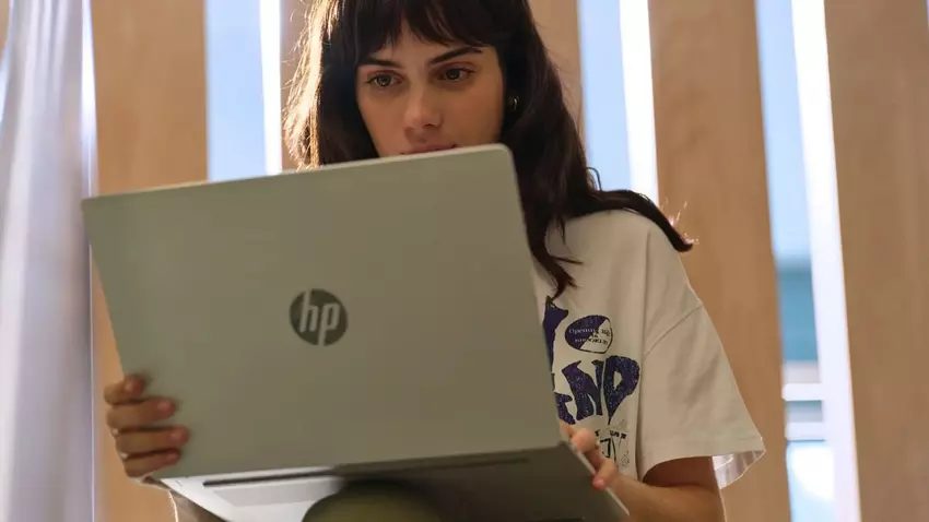 HP przedstawiła OmniBook 5 – linię kompaktowych i potężnych laptopów, zoptymalizowanych do pracy z AI