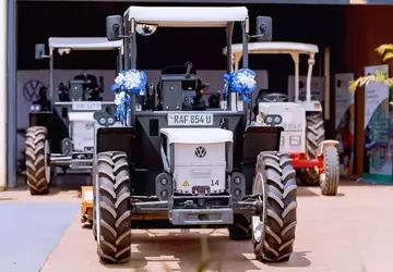 VW uruchamia usługę wynajmu ciągników elektrycznych ...