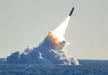 Stany Zjednoczone modernizują głowicę nuklearną W80-4 ...