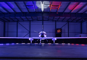 Aarok to francuski dron MALE o ...