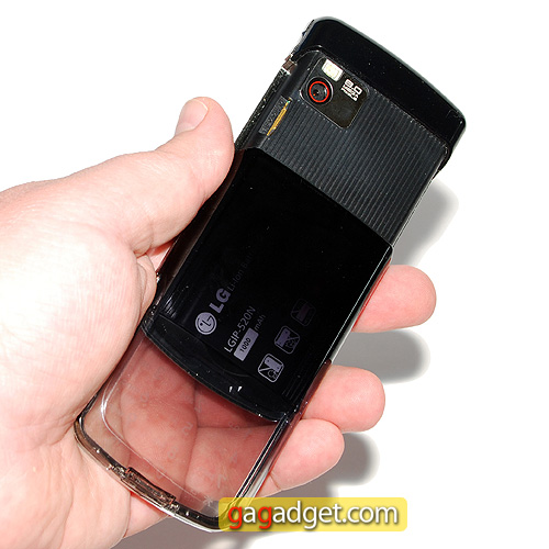 Transparent Crystal: wideorecenzja telefonu LG GD900 Crystal-9