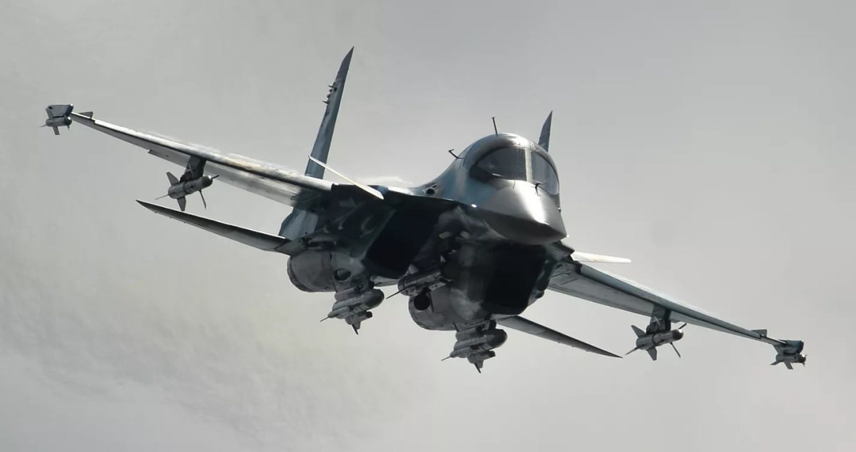 Rosjanie otrzymali nową partię myśliwców bombardujących Su-34M, które mogą wystrzeliwać inteligentne bomby