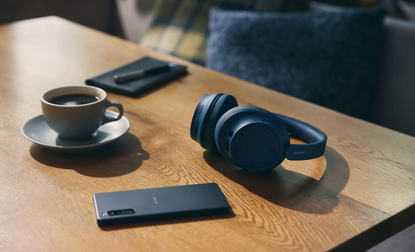 Sony wprowadziło do sprzedaży pełnowymiarowe aktywne słuchawki z redukcją szumów WH-CH720N w cenie 100 zł
