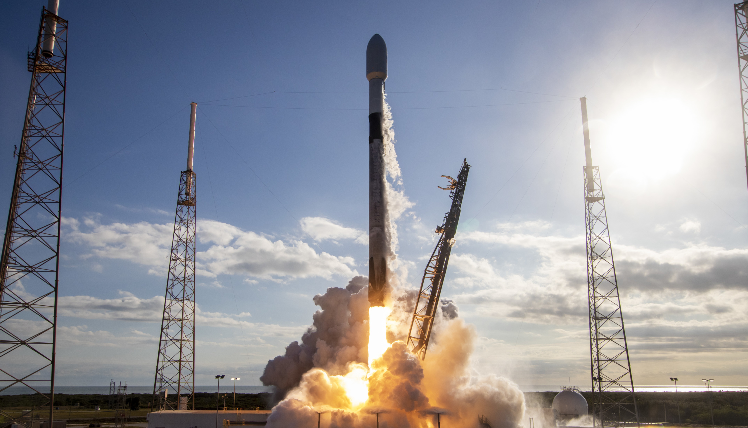Historyczny start rakiety Falcon 9