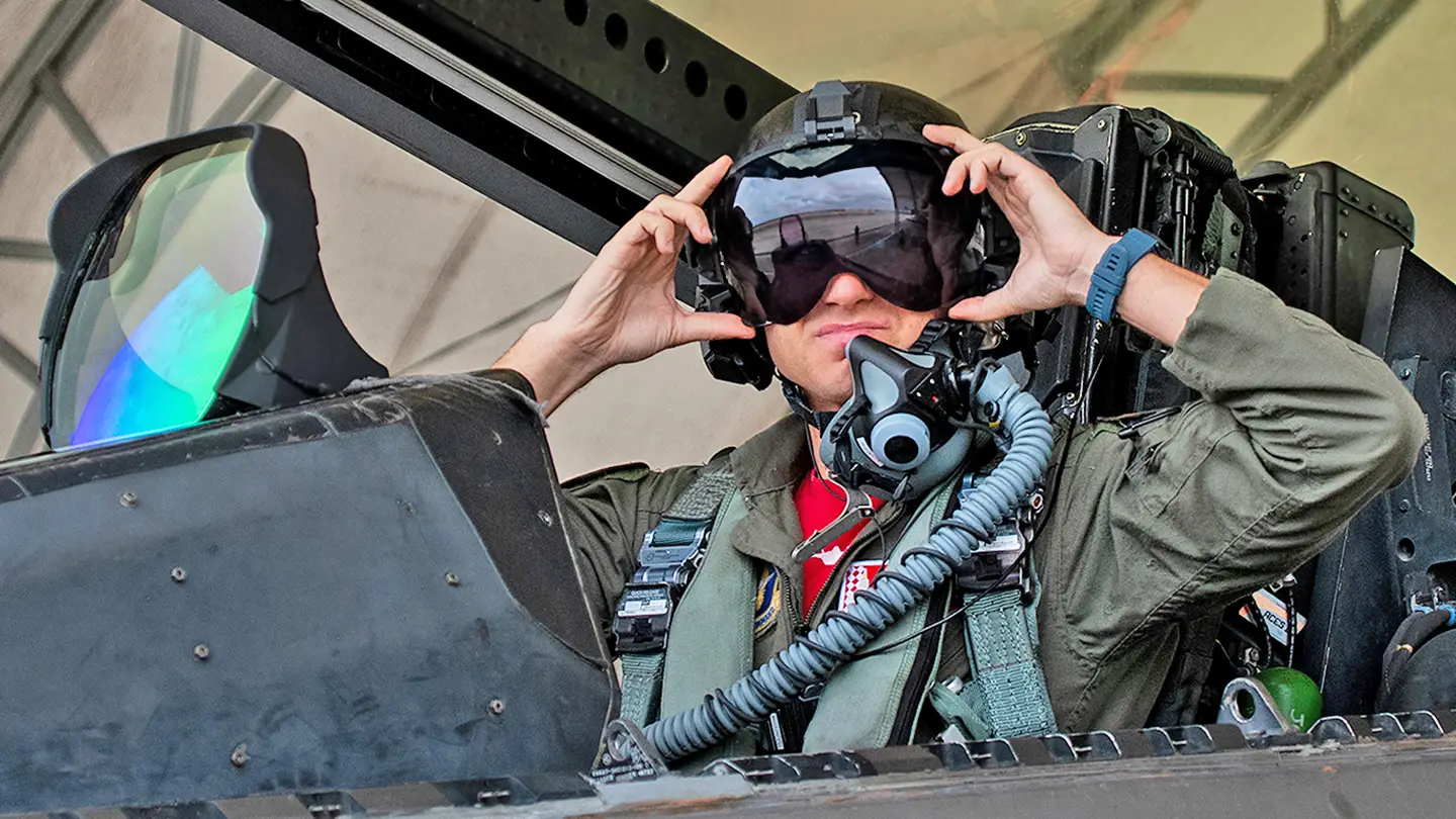 Piloci myśliwców F-22 Raptor dostaną hełmy nowej generacji