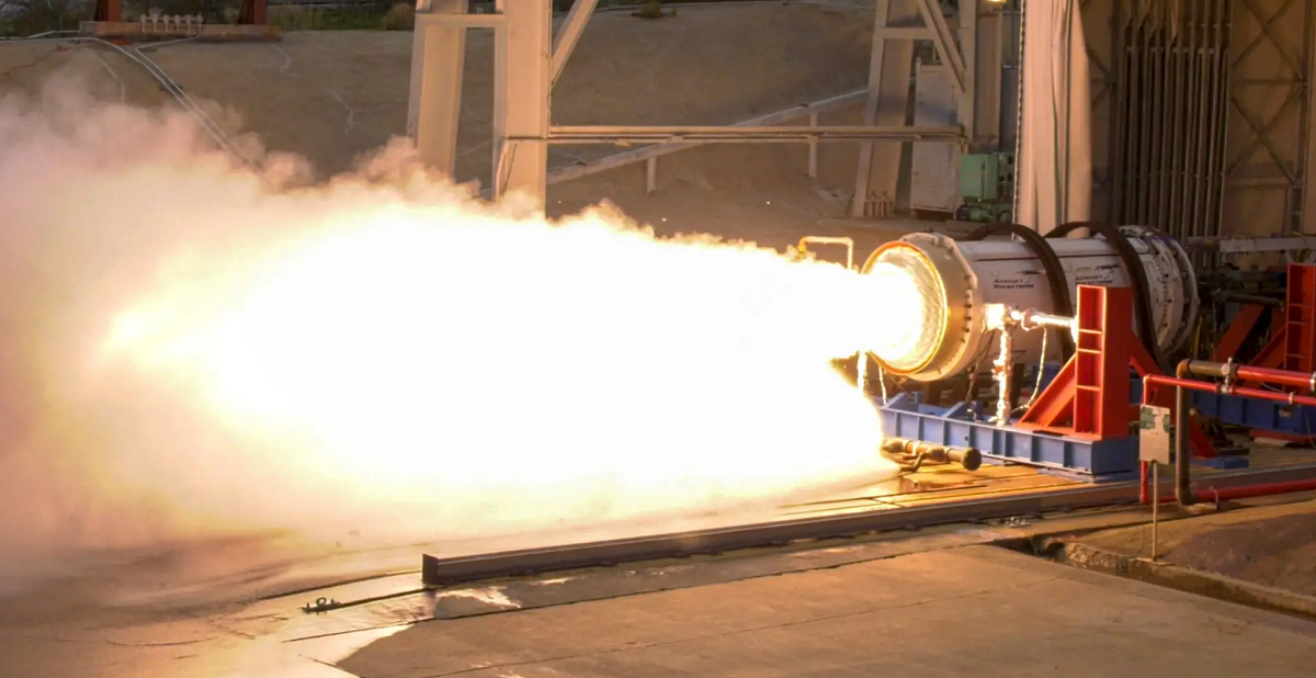Firma Aerojet Rocketdyne przeprowadziła test odpalenia silnika eSR-19 dla amerykańskiej rakiety balistycznej średniego zasięgu nowej generacji.