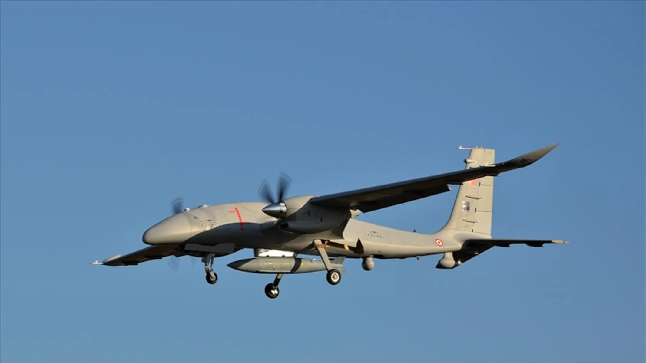 Dron uderzeniowy Bayraktar AKINCI z ukraińskim silnikiem po raz pierwszy bierze udział w międzynarodowych ćwiczeniach z udziałem elementów NATO