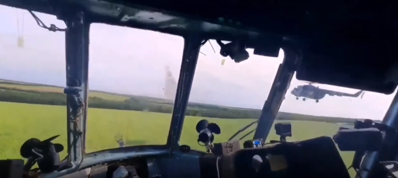Opublikował unikalny film z kokpitu śmigłowca Mi-8MSB-V podczas ataków na Rosjan za pomocą niekierowanych pocisków rakietowych S-8