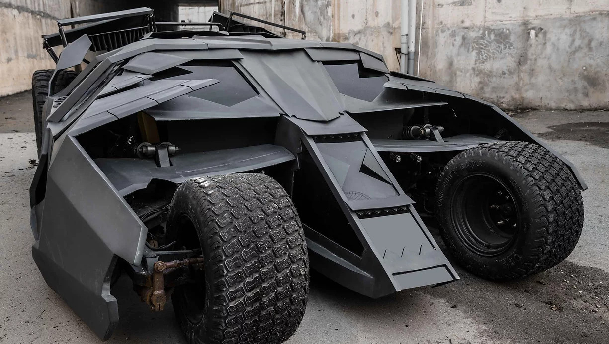 Wietnamczycy stworzyli Batmobil z pancernymi panelami, maksymalną prędkością 104 km/h i silnikiem elektrycznym