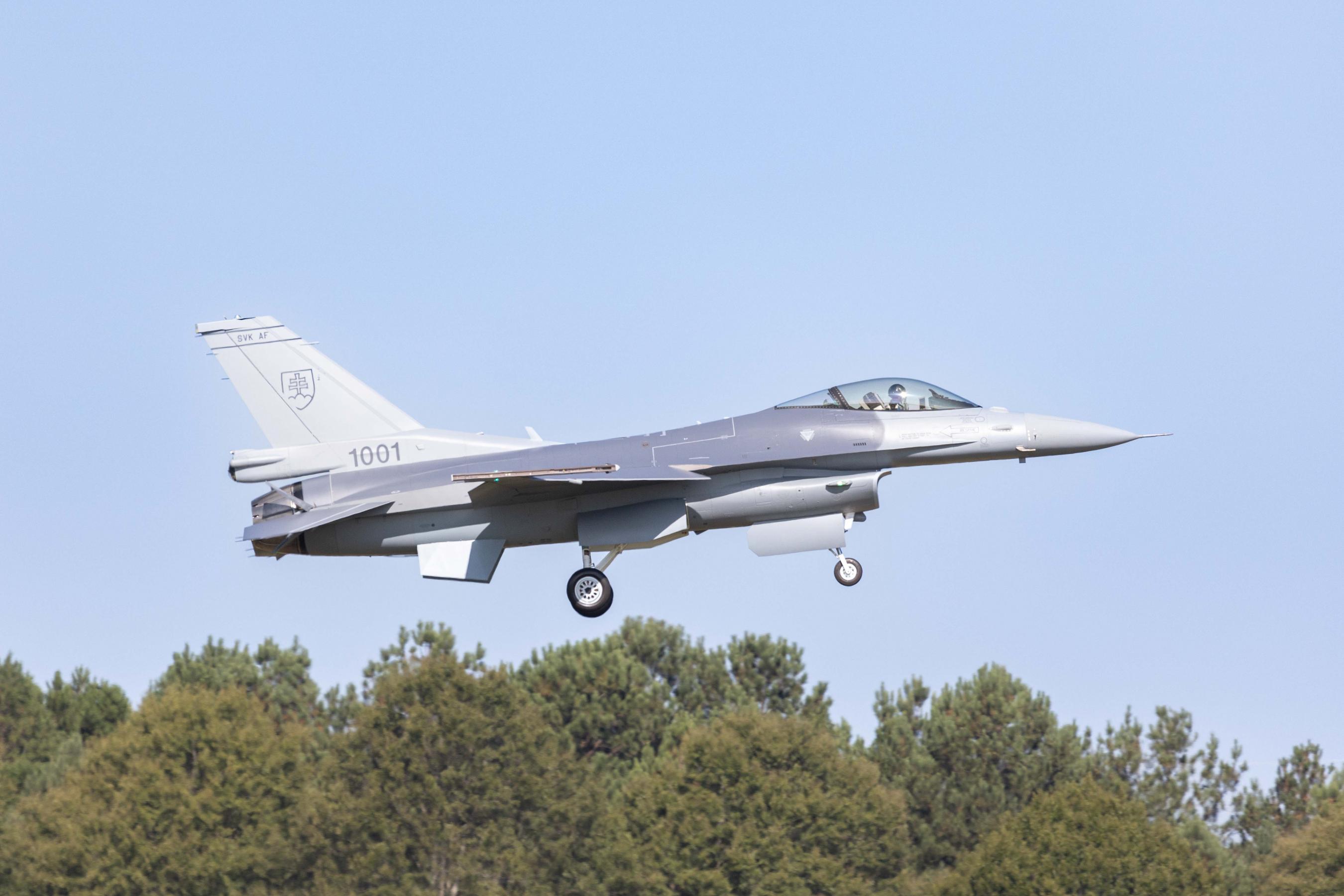 Zmodernizowany myśliwiec F-16V Block 70 dla Słowackich Sił Powietrznych odbył swój dziewiczy lot w Południowej Karolinie
