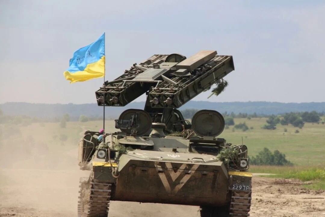 Mieszkańcy Ukrainy sfilmowali, jak system obrony powietrznej niszczy rosyjskie pociski manewrujące Calibre