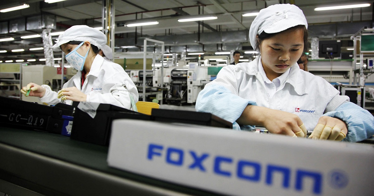 Wakacyjna sprzedaż smartfonów Apple zagrożona - Chiny ograniczają fabryki z powodu koronawirusa, a Foxconn zmniejsza wysyłki iPhone'ów z największej fabryki o 30%