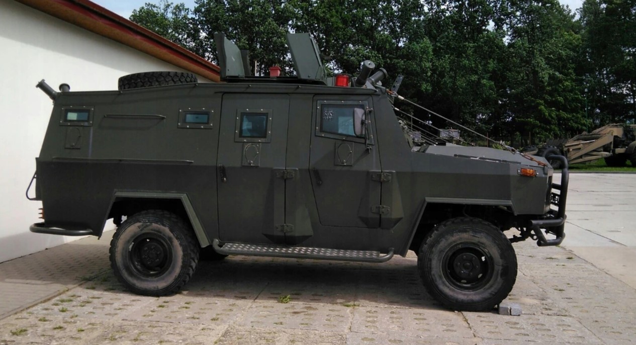 Ukraina otrzymała polskie pojazdy opancerzone DZIK: co to jest i kto będzie go używał