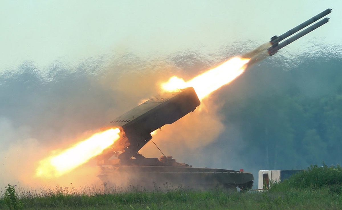 Dron FPV za 500 dolarów zniszczył najpotężniejszą rosyjską broń niejądrową TOS-1A z 24 pociskami termobarycznymi wartymi miliony dolarów.